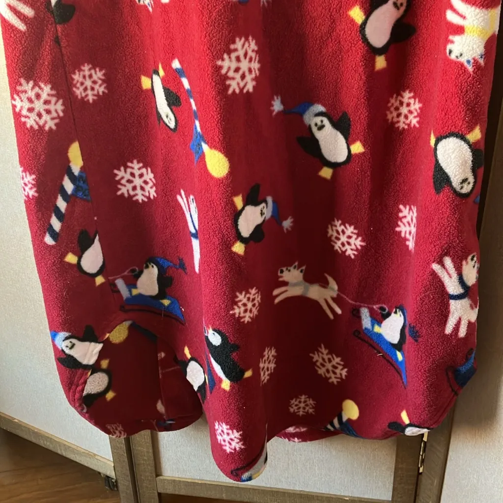 Delicates FINAL MARKDOWN  penguin robe large - Image 11