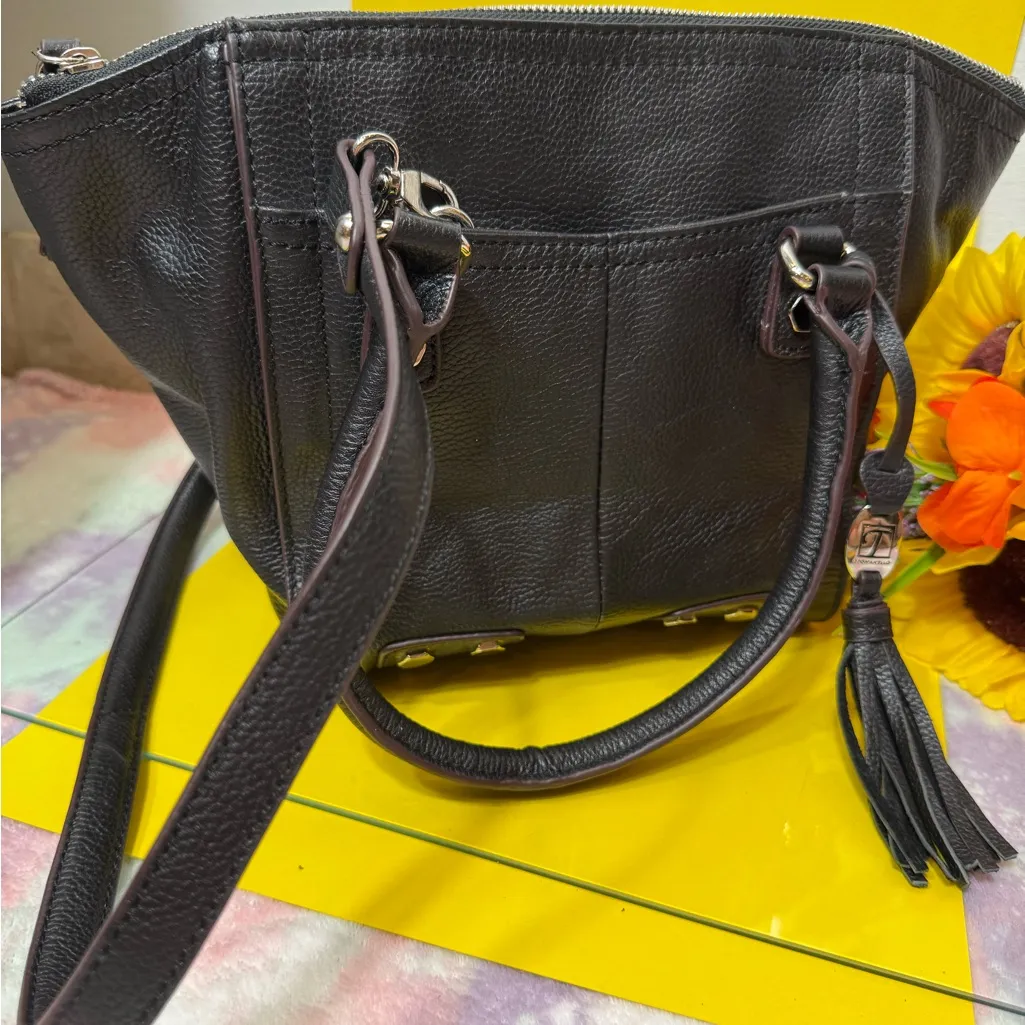 Tignanello Black Shoulder Bag with Classic Design and Silver Hardware - Image 2