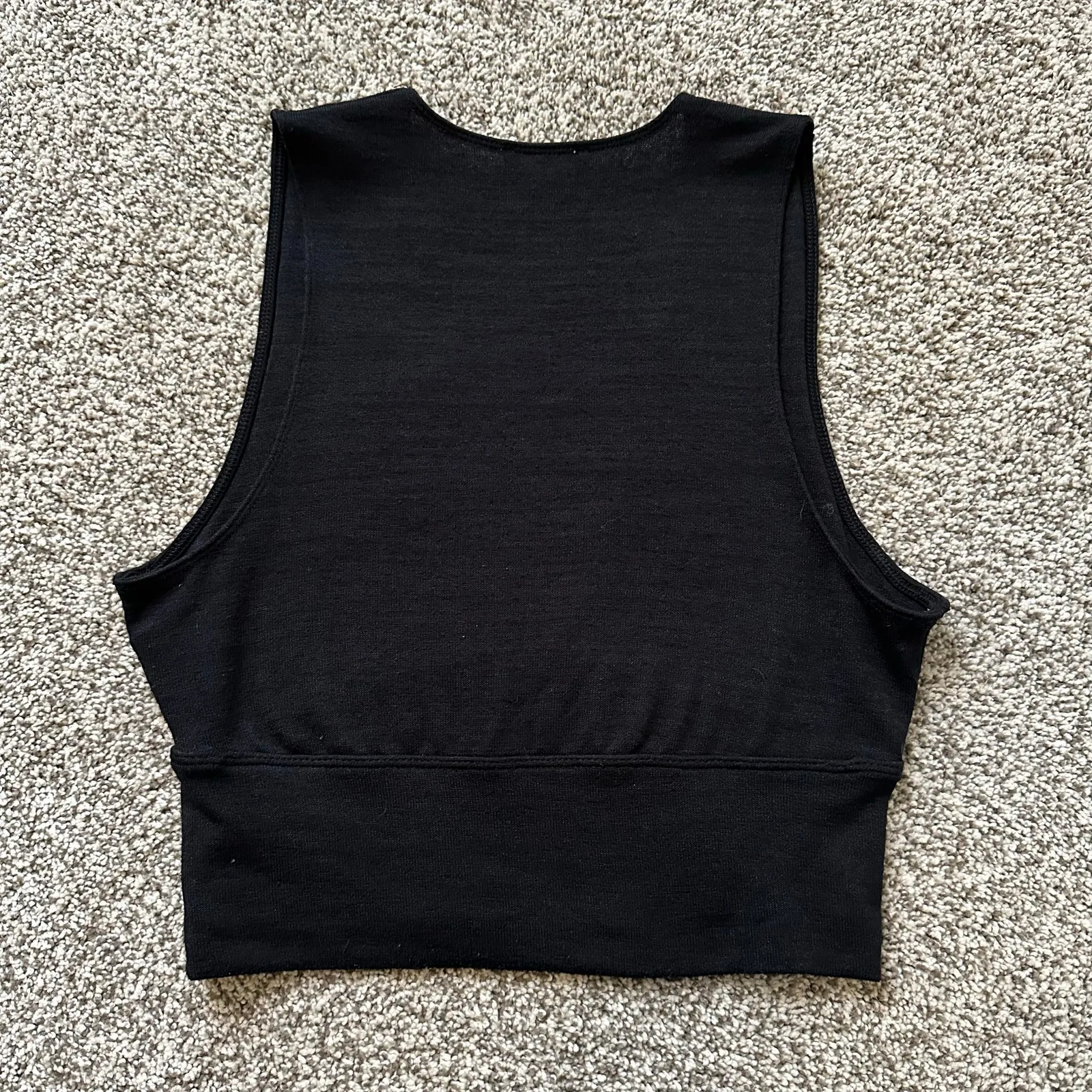 Wilfred Free black v-neck crop tank top size M - Image 6
