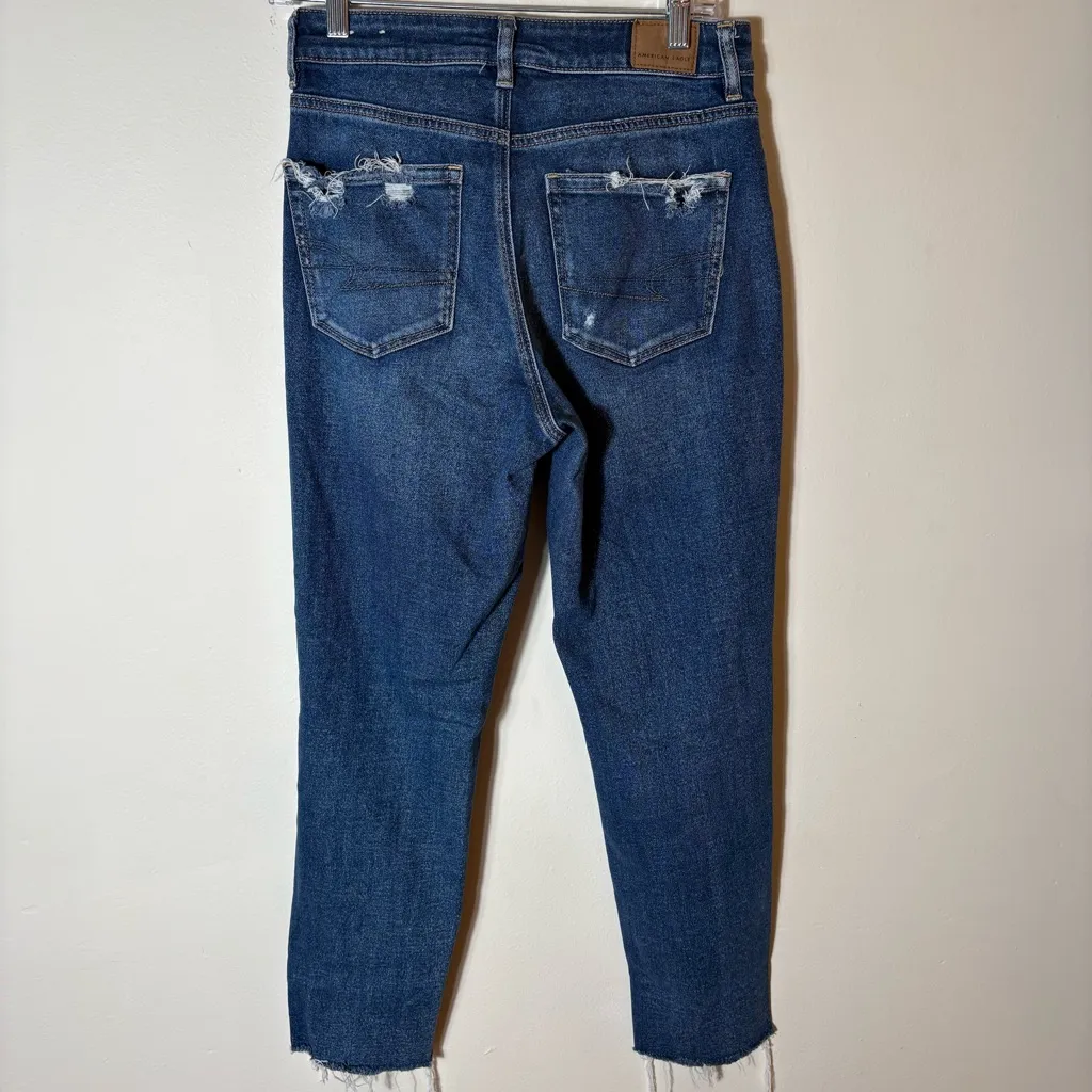 American Eagle Mom Jeans Size 6 Distressed Ripped Raw‎ Hem Medium Wash - Image 6