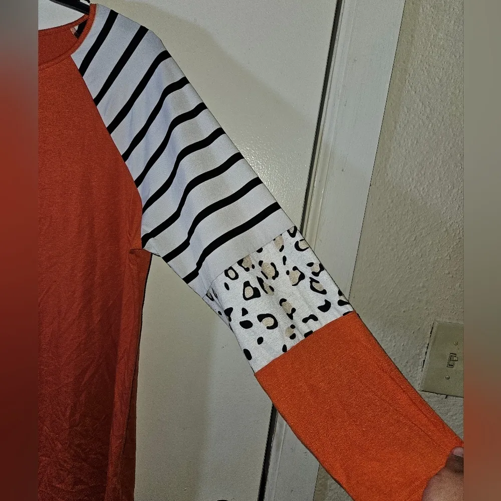 🛍 Amazon Orange Strip and Leopard Shirt 2X - Image 2