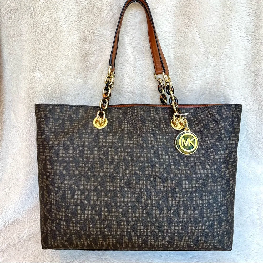 NWT Michael Kors Cynthia Large Monogram Tote Bag - Image 2