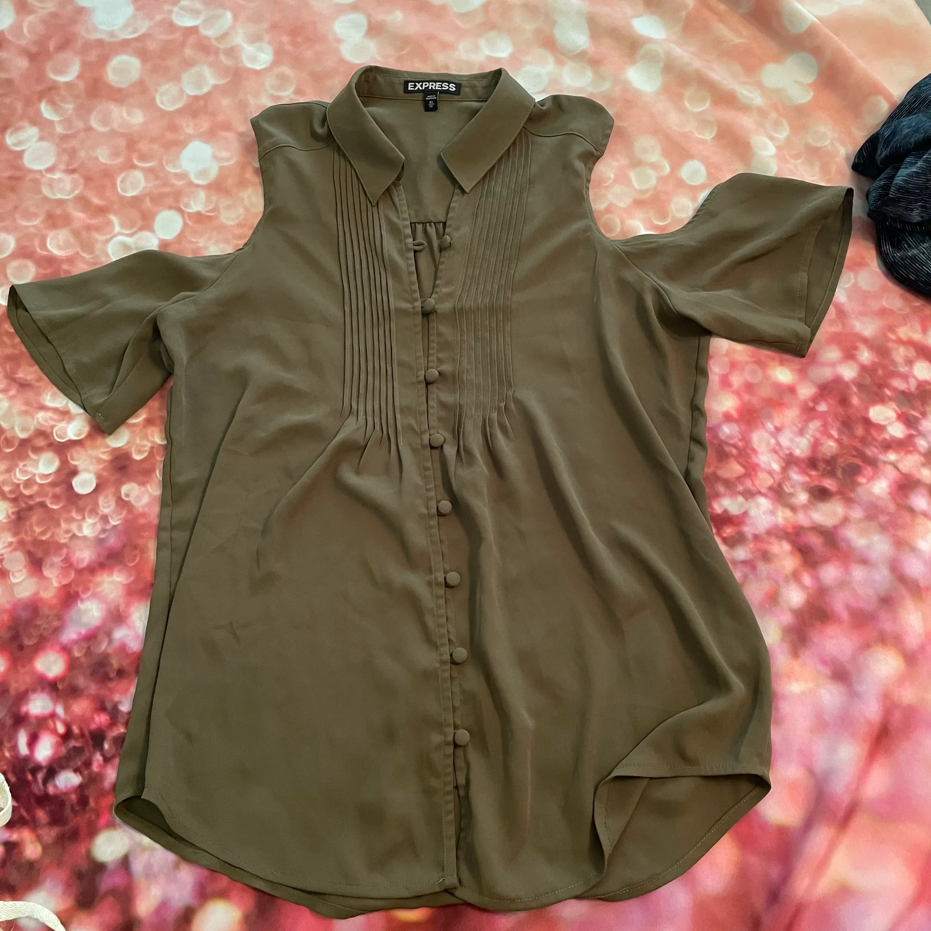 Cold Shoulder Army Green Top - Image 4