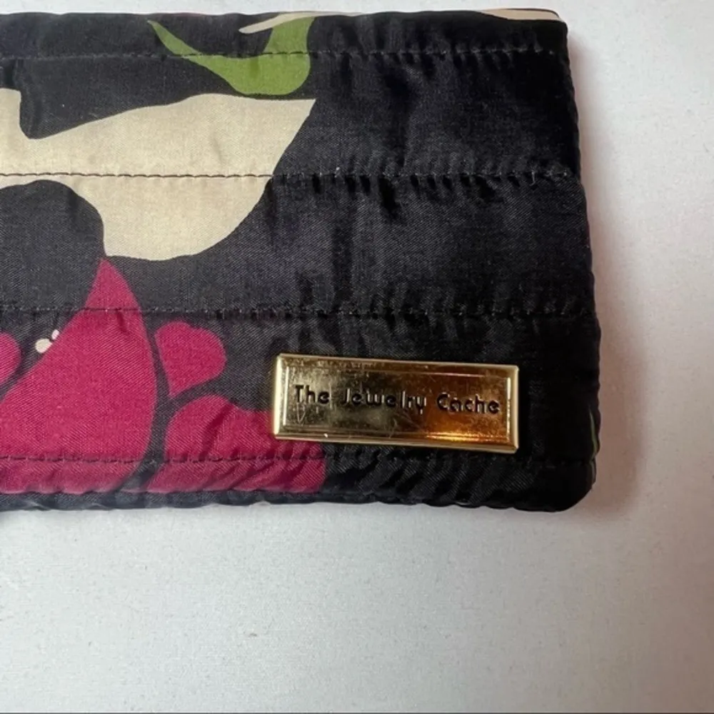 The Jewelry Cache Jewelry Holder Floral Pattern Black - Image 5