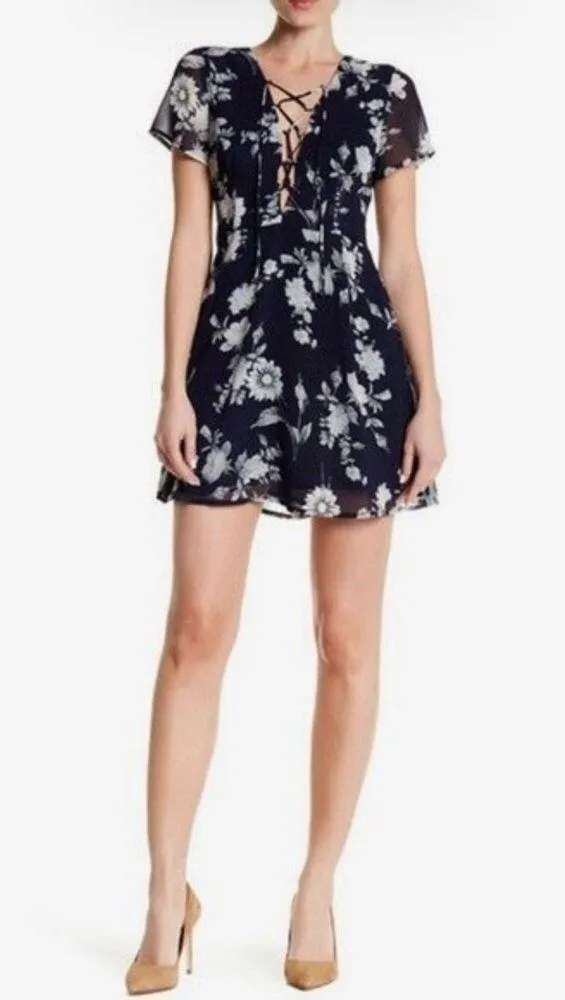 Nordstrom  deep lace up Vneck navy floral dress size medium - Image 2
