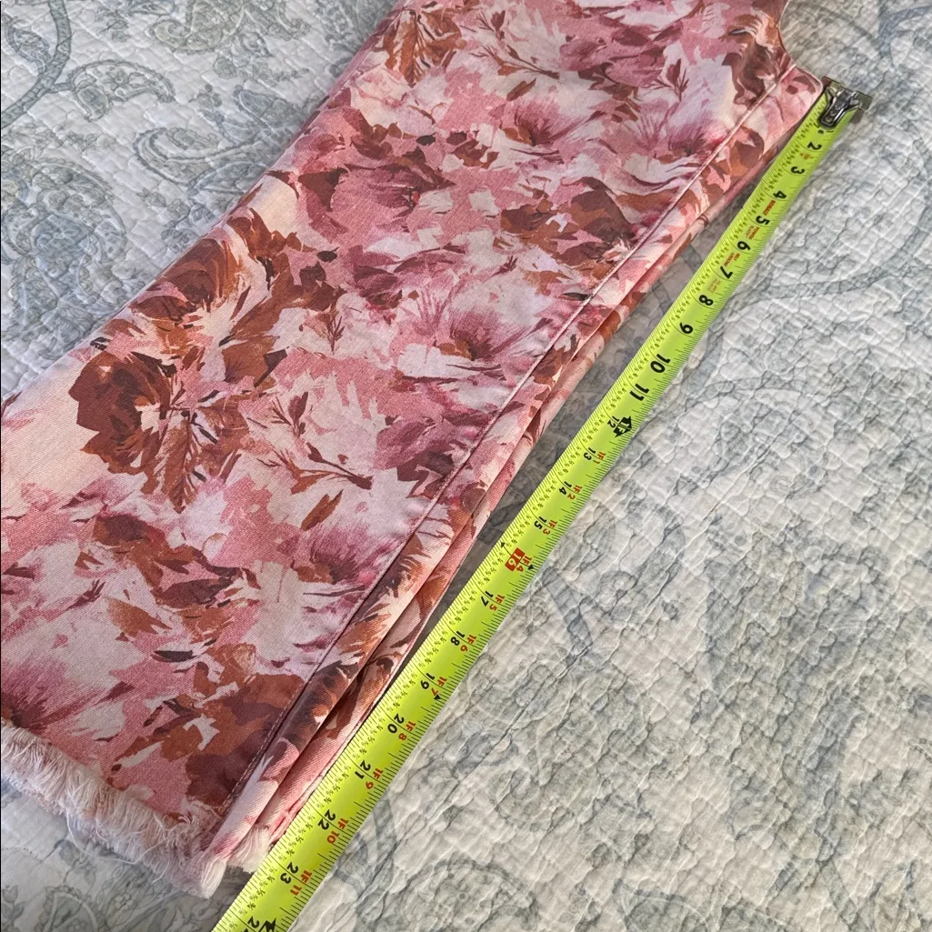 Liverpool Los Angeles Hannah Crop Flare with Fray Hem in Pink Floral print 10/30 - Image 7