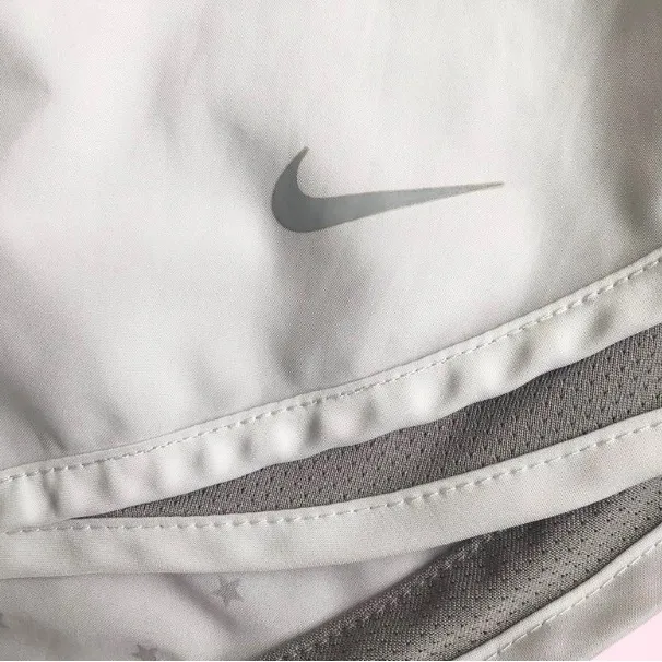 Nike Women's Star Patterned White Athletic Shorts Size S - Image 9