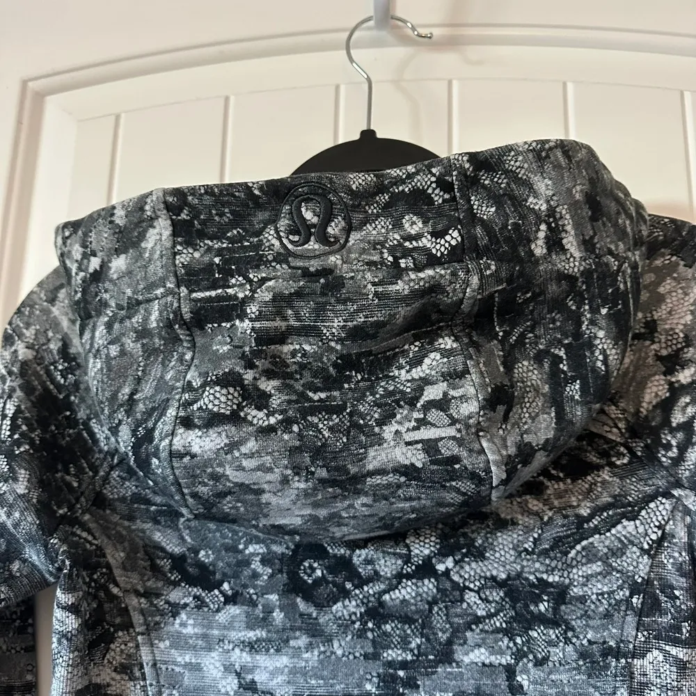 Lululemon Scuba Hoodie Masked‎ Lace Starlight Black Size 2 - Image 7