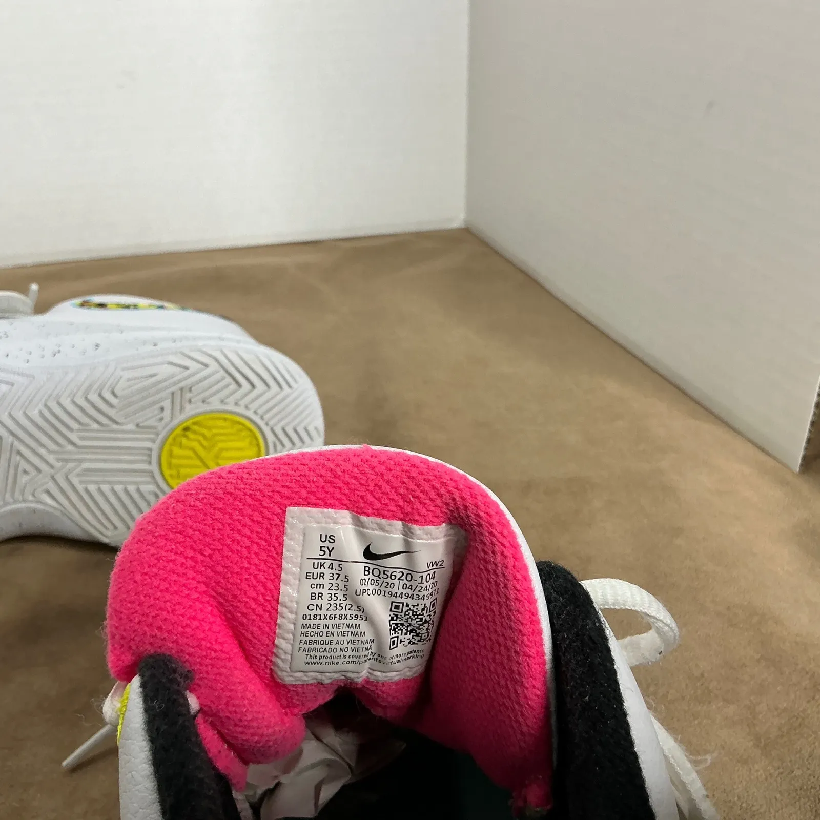 Nike Zoom Freak 2 Basketball Shoes White Gray Lace‎ Up Sneakers - Image 7