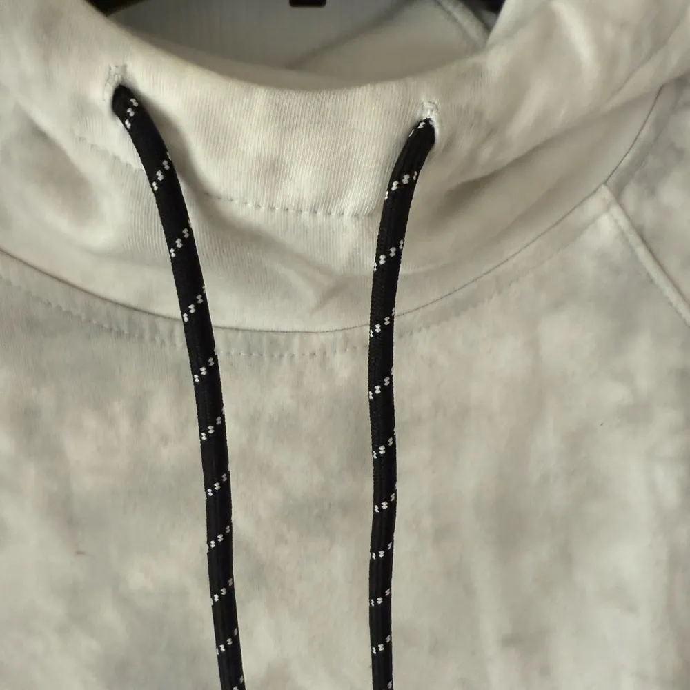 Women old navy Tie-Dye Hoodie with Drawstring - Image 3