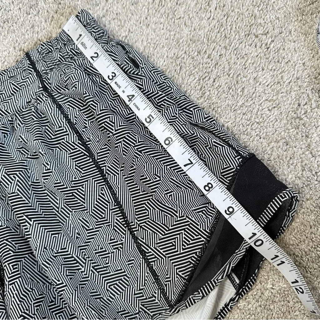 Lululemon Women’s Hotty Hot Shorts Pull On 4” Lined in Seawheeze Size 6 - Image 11
