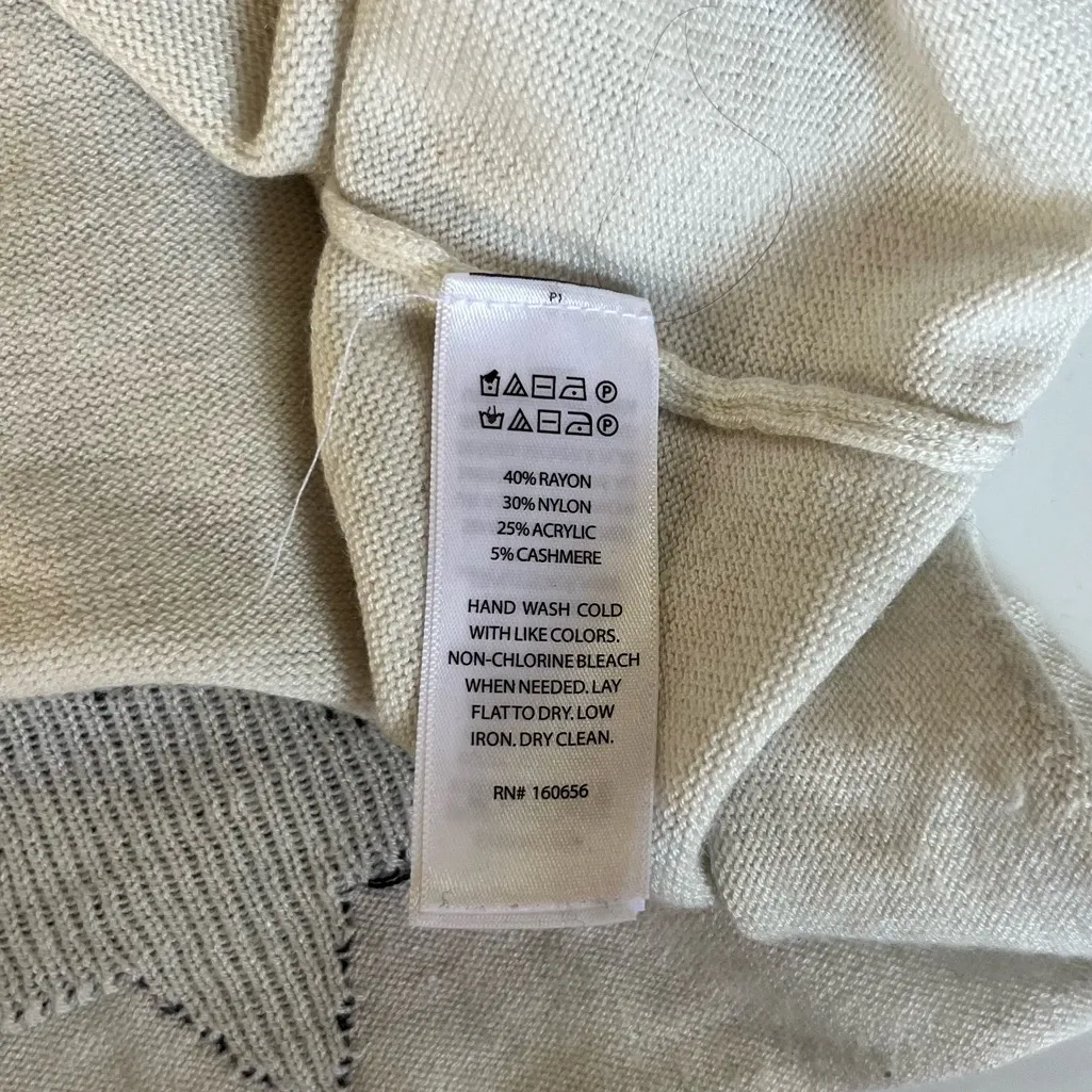 Rachel Zoe White Cashmere Long Sleeve Hoodie with Black Graphic Stars - Image 2