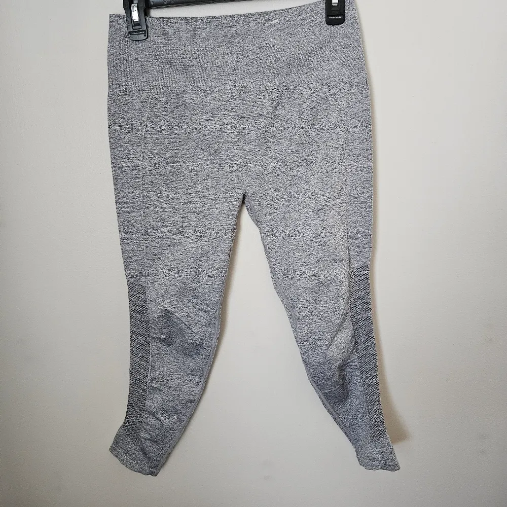 Fabletics Sync Seamless High-Waisted Legging Grey Heather Athleisure Workout - Image 7