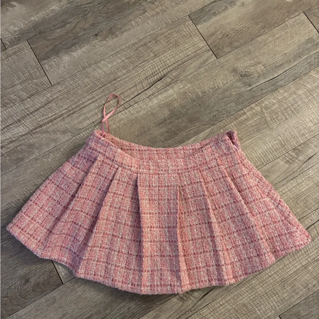 More to come shirt Pink - Image 3