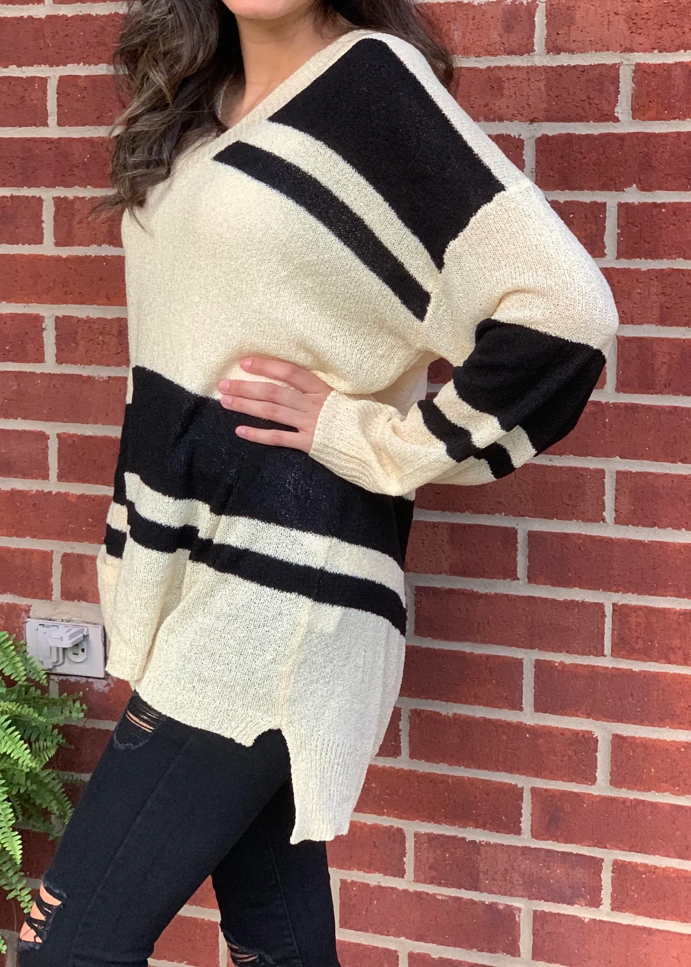 Cream And Black Striped Sweater L Size L - Image 3