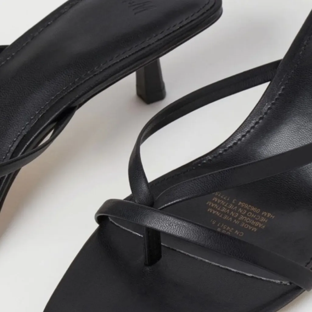 H&M kitten heel sandals size 7.5 - Image 5