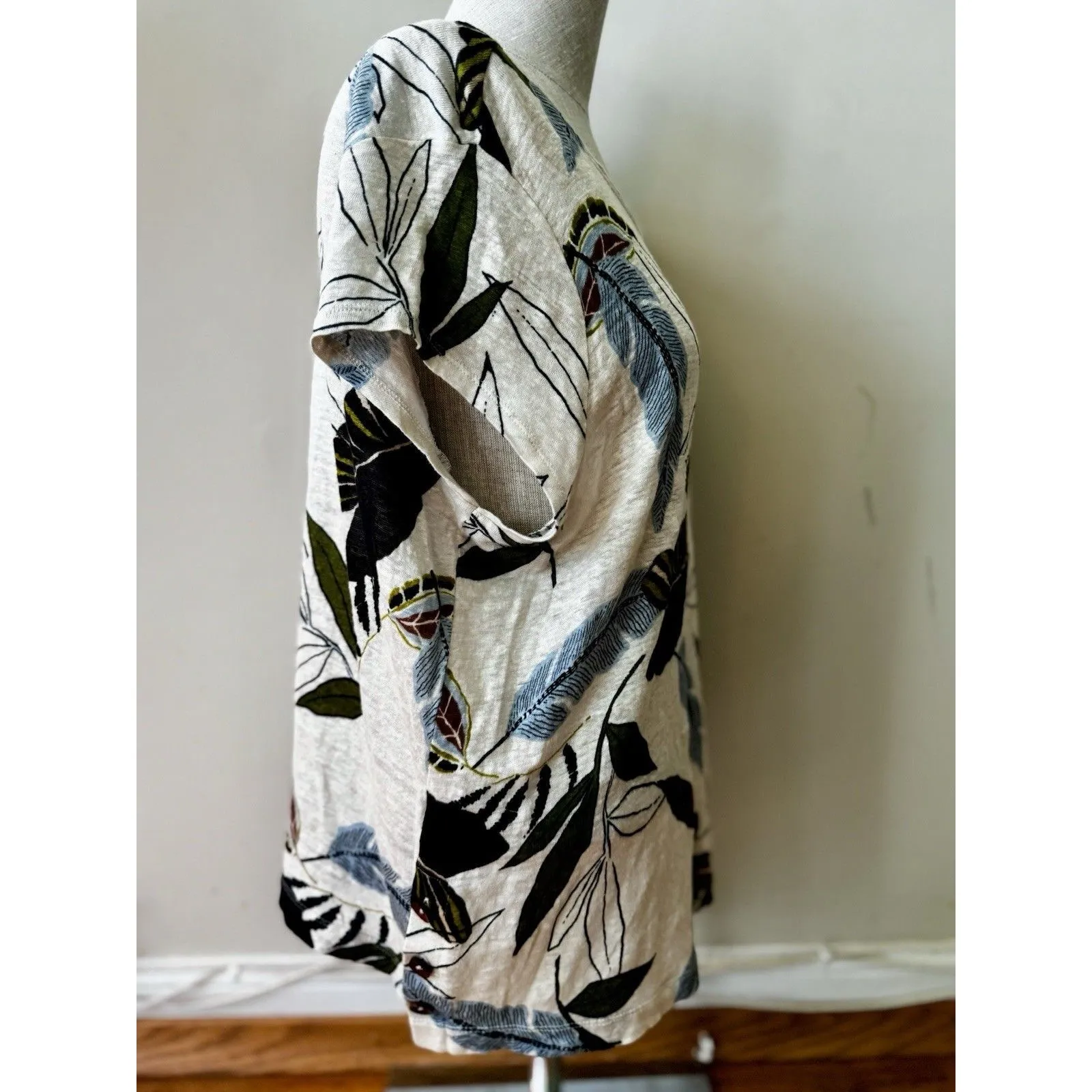 Tahari Women's 100% Linen Short Sleeve Blouse Top Tropical Leaf Print Cream Sz L - Image 4