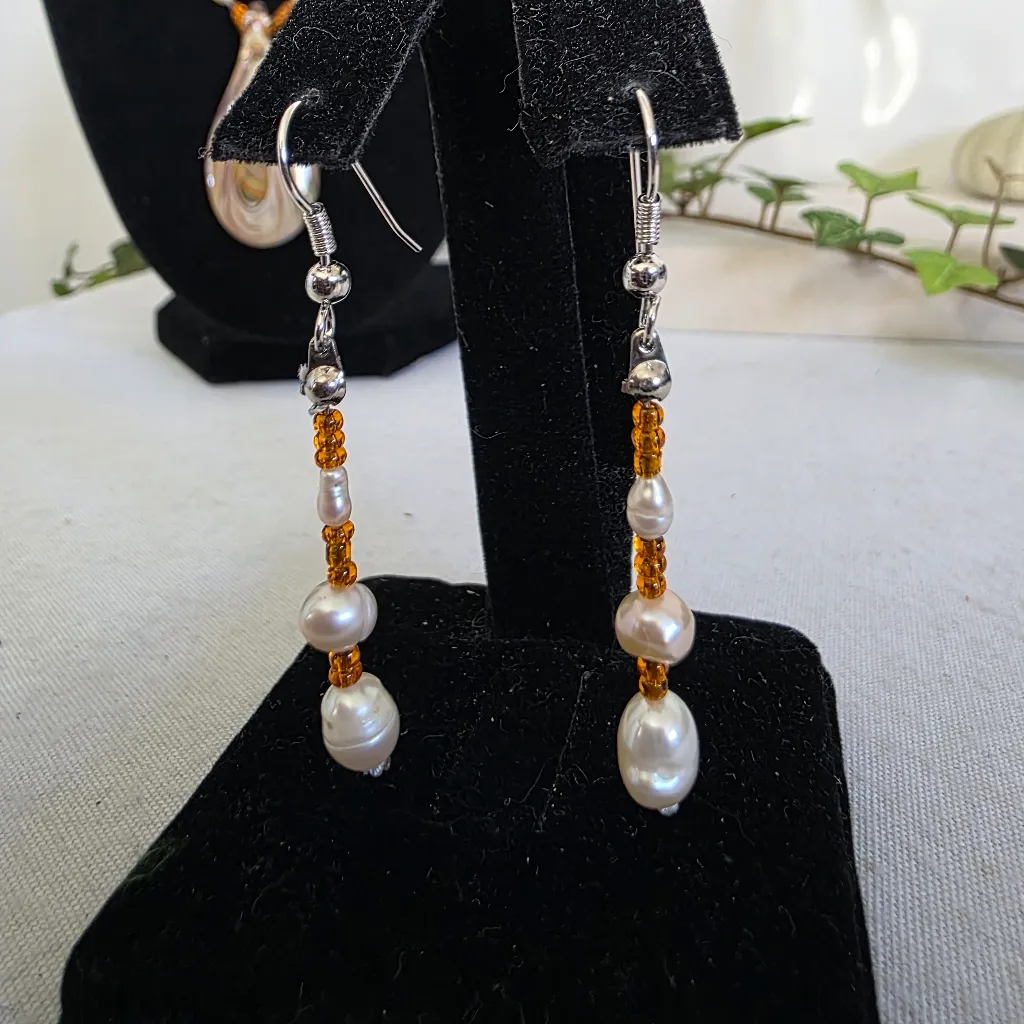 Artisan Necklace and Earring Set Freshwater Pearls with Glass swirl Pendant Gold - Image 8