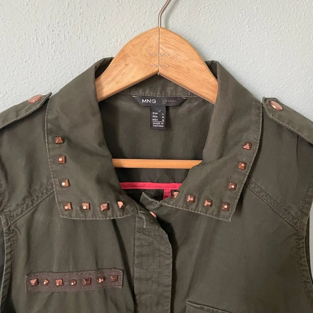 MNG Army Green Vest 4 Pockets Gold Studs Size Medium - Image 3