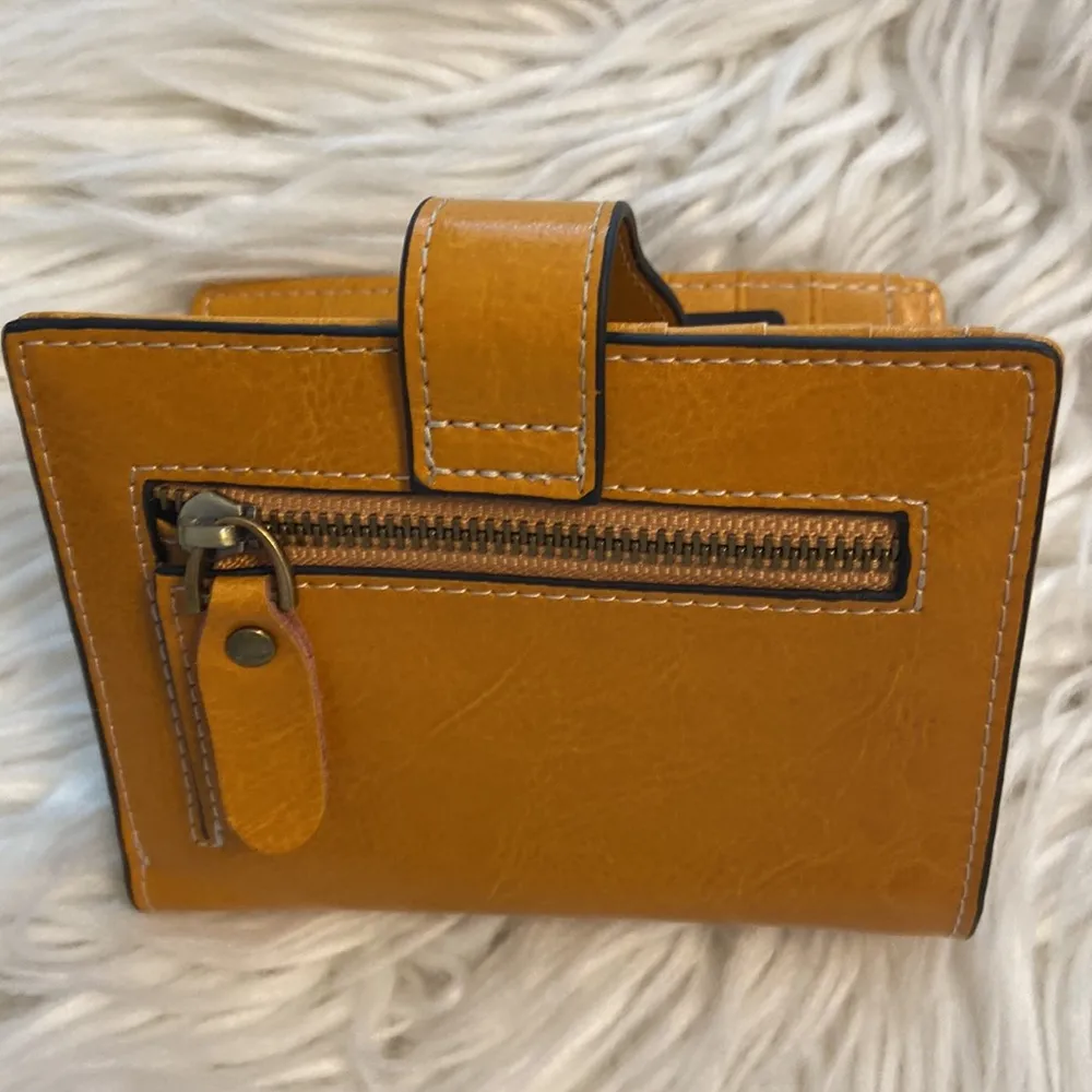 SEAMMER women’s wallet BNWOT see all photos for design and color Orange - Image 12