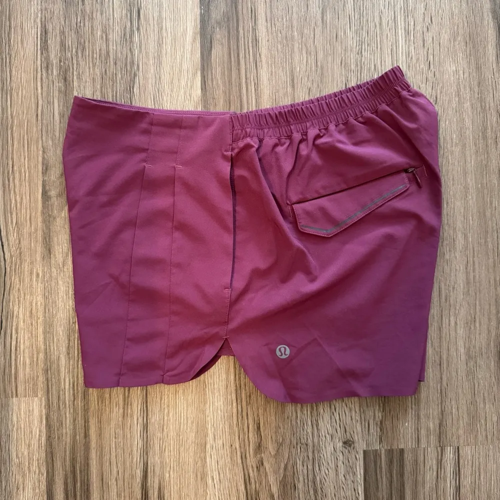 Lululemon & Go Endeavor Short Red Grape Size 4 - Image 3