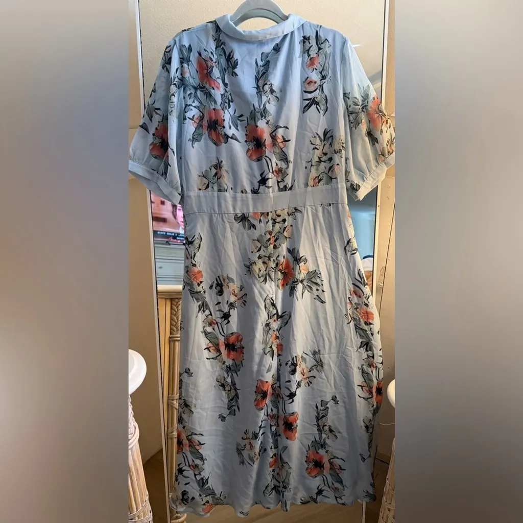 NEW Blue Floral Puff Short Sleeve V - Image 4