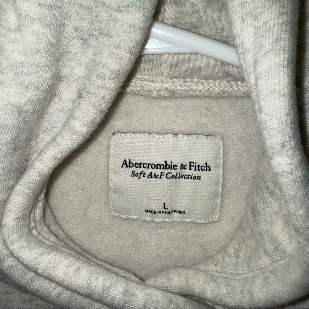 NWOT! Abercrombie & Fitch - Cropped Hoodie Sweatshirt - Light Grey, Large - Image 4