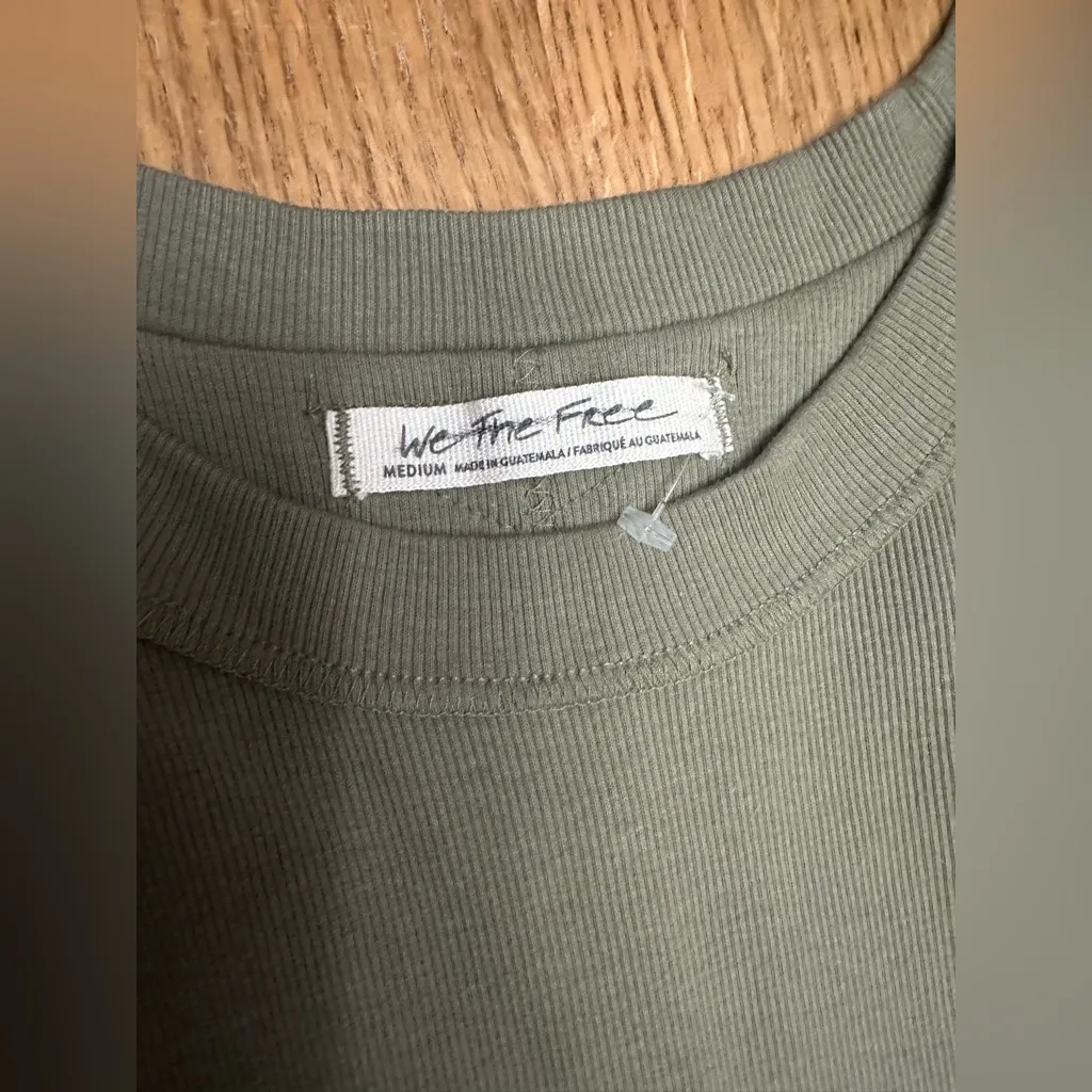 We The Free People NWOT Kate Tank green sz Medium 13" ptp - Image 8