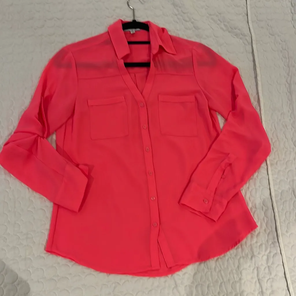 EXRESS Women size XS Portofino button down blouse neon pink salmon loose fit - Image 5