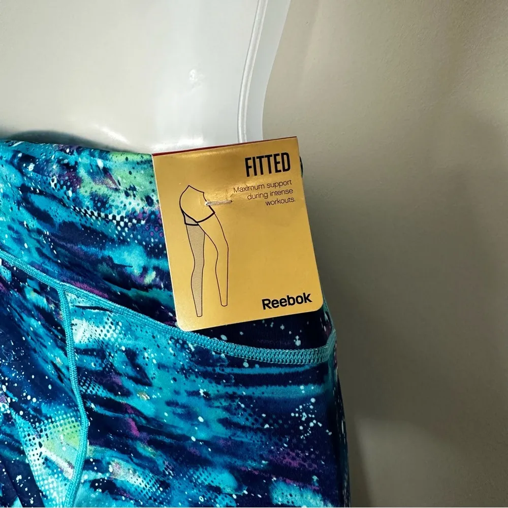 Reebok NWT  Celestial Shorts in Size Medium - Image 5