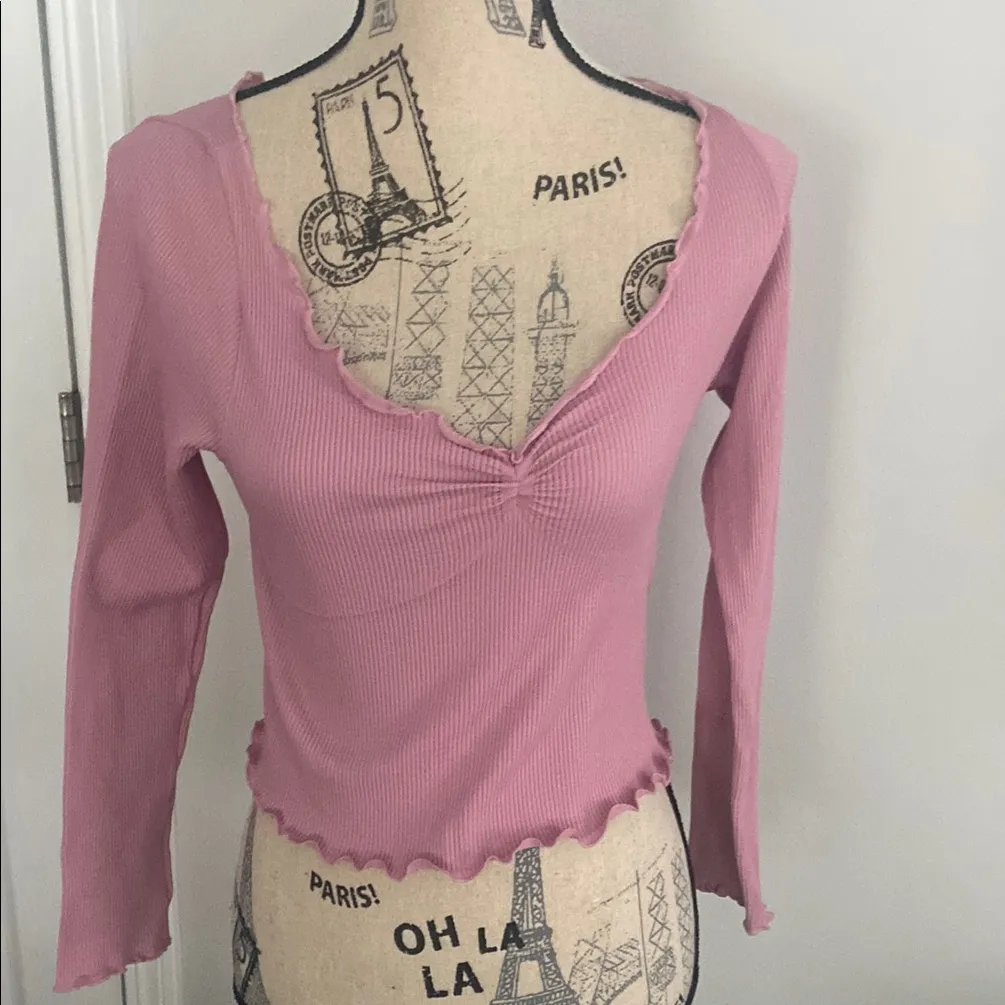 NWOTBDG Pink Ruched Crop Blouse long sleeve - Image 2