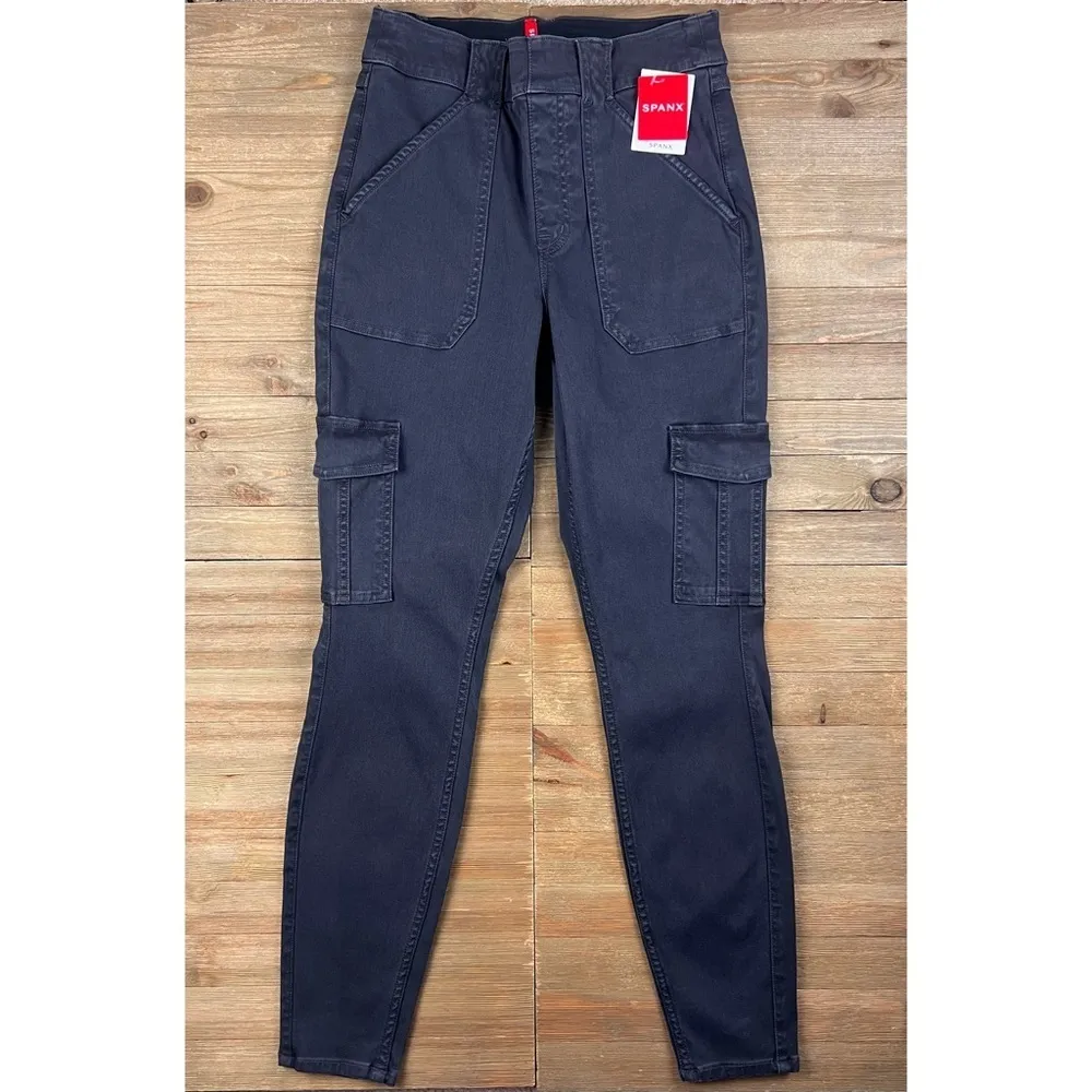 NWT Spanx Stretch Twill Ankle Cargo Pants in Washed Black - Image 4