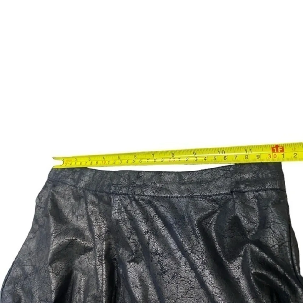 MIMI CHICA Black Cracked Faux‎ Leather Laser Fit Flare Mini Skirt Sz XS - Image 4