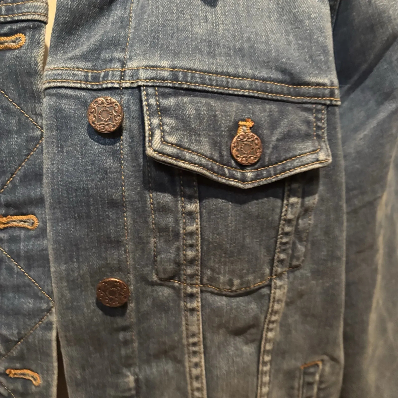 Soft Surroundings Denim Jacket Women's Large Blue Jean Jacket Embossed Buttons - Image 5