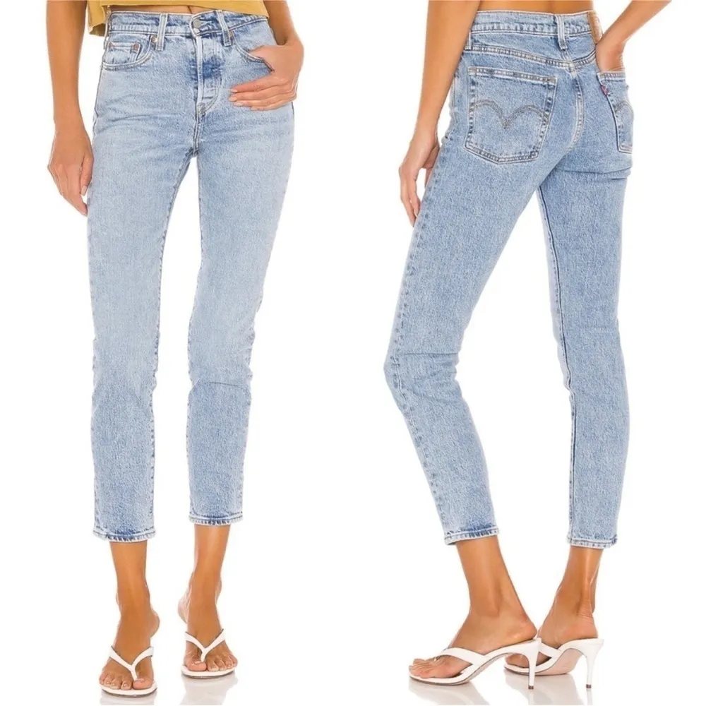 Levi’s Wedgie Straight Leg Jeans Sz 28 Light Wash Button Fly - Image 2