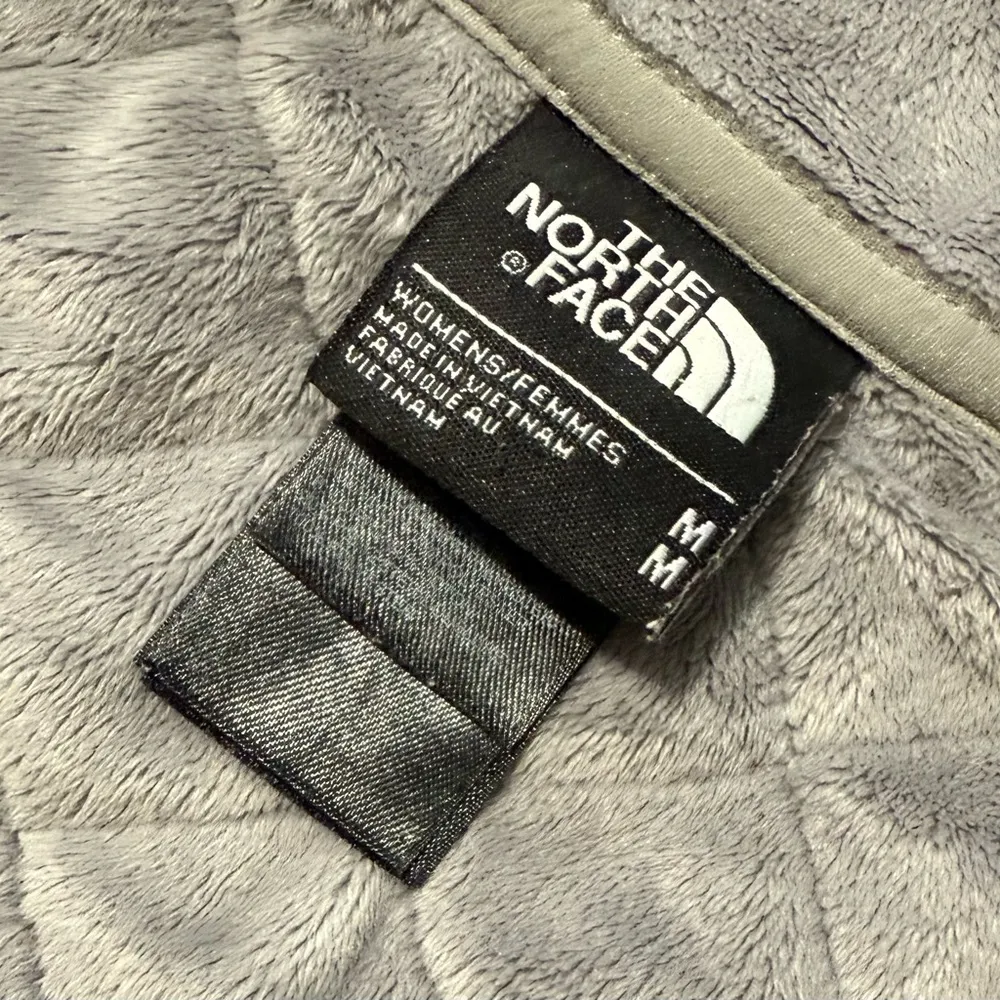 The North Face Jacket
Caroluna Gray Quilted Fleece Button Neck - Image 9