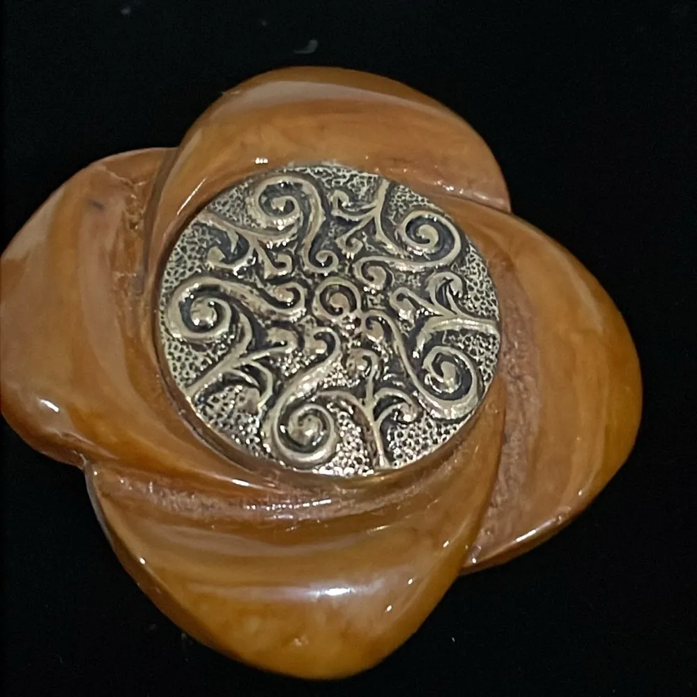 Vintage 80s resin flower design clip earrings Silver - Image 3