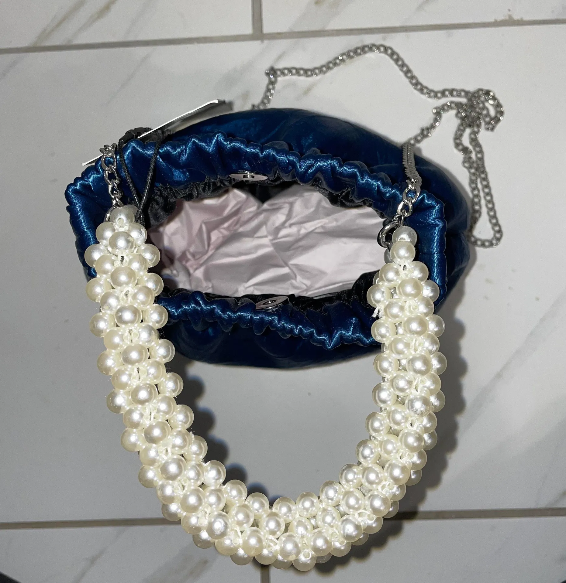 NWT  Blue Pearl Handle Crossbody Bag - Image 8