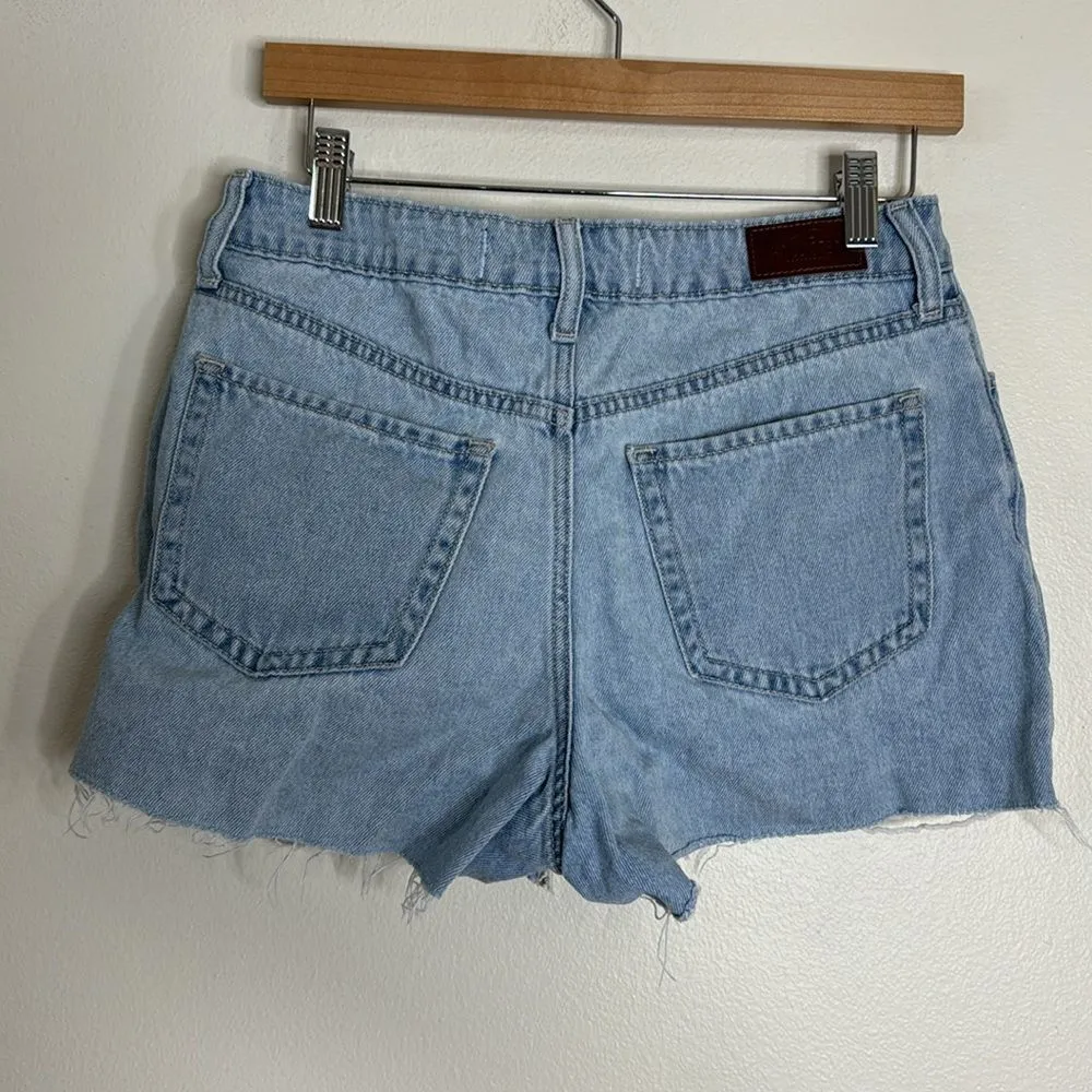 Hollister ultra high rise vintage relaxed mom cut off denim shorts size 5 - Image 6