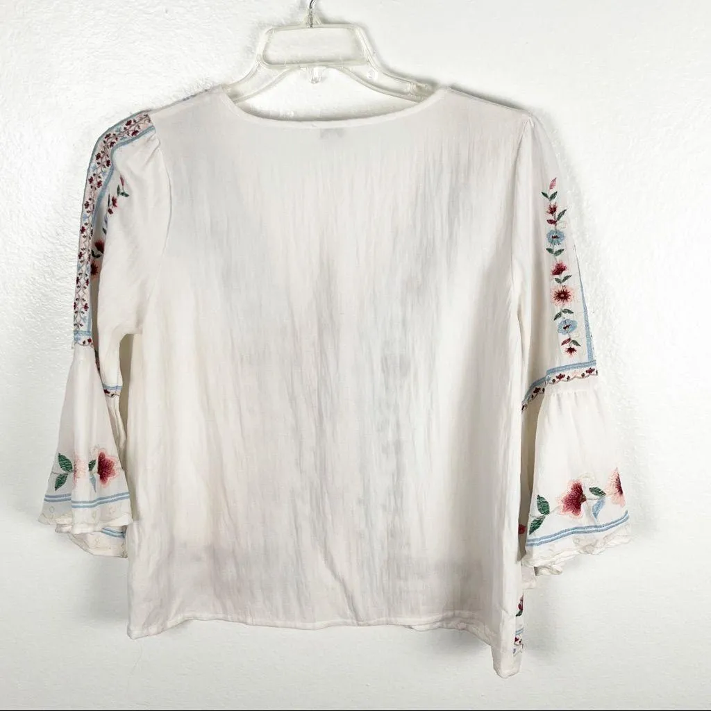 UMGEE White Floral Embroidered Bell Sleeves Boho Festival Concert Top Size Small - Image 2