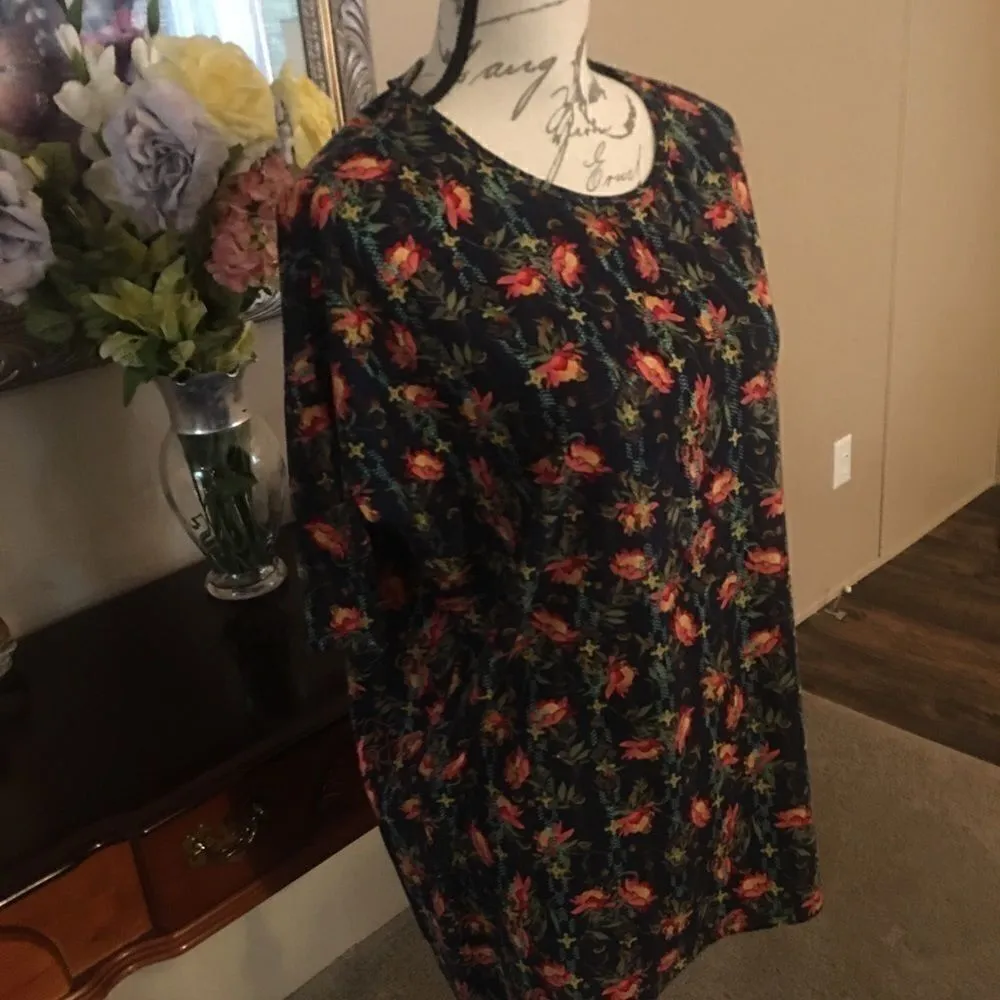 Lula roe extra small Navy red yellow floral nice - Image 6