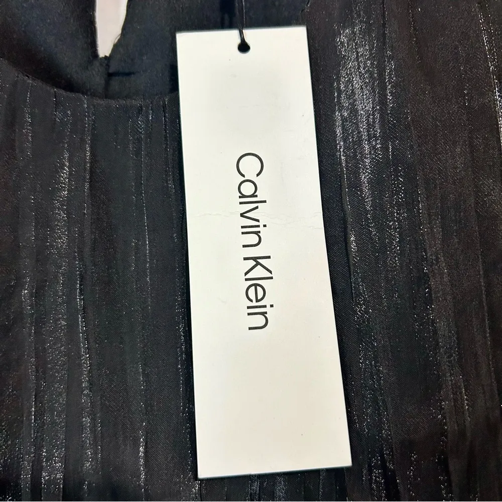 Calvin Klein Women’s Crew Neck Shine Crinkle Keyhole Back Blouse Black Large NWT - Image 5