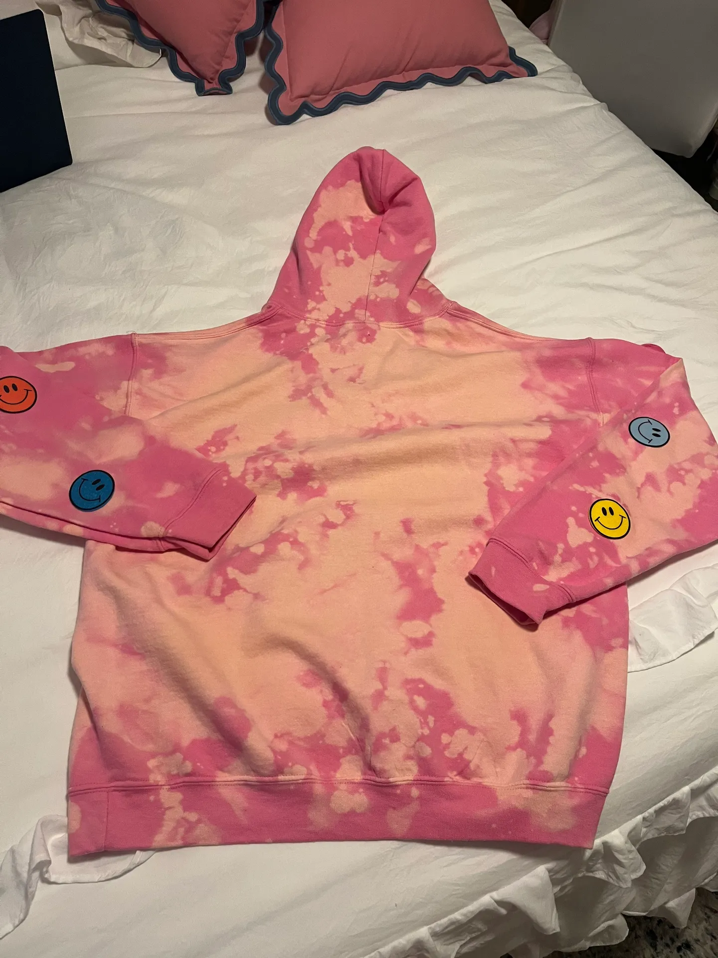 Designs Smiley Sweatshirt - Image 2