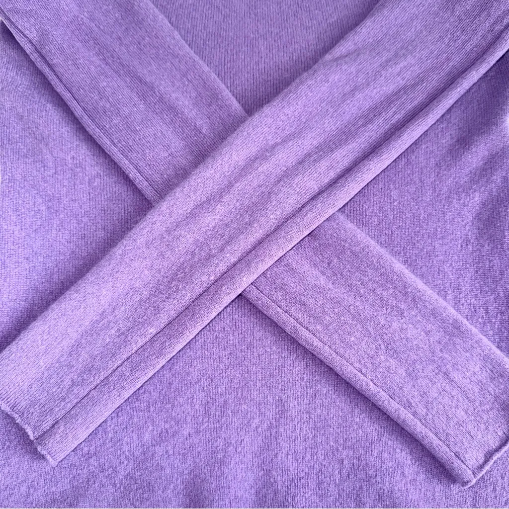 Allude 100% Cashmere Women's Purple Turtleneck Sweater Size small - Image 10