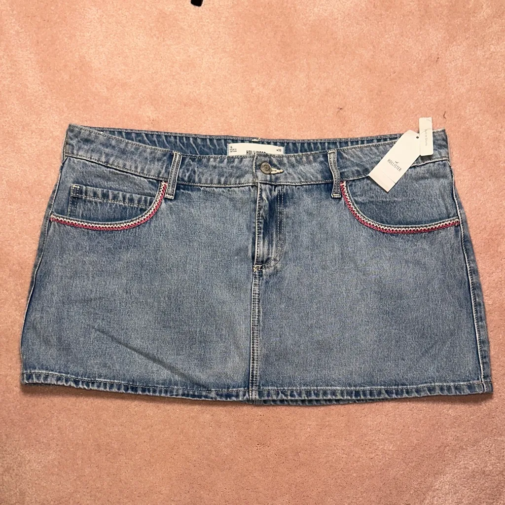 Hollister Medium Wash Embroidered Denim Mini Skort NWT - Image 2