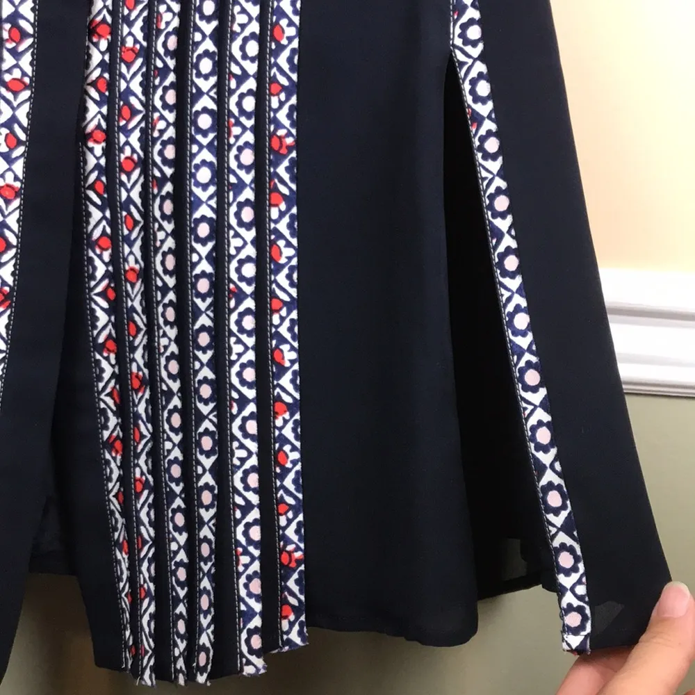 Women’s Silk Floral Pleated Navy Blue Sleeveless Dress - Image 7