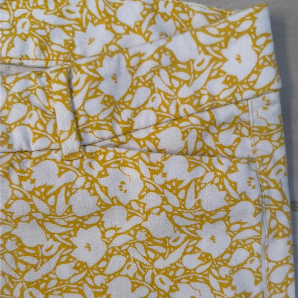 Old Navy Yellow Floral Cropped Pants - Image 3