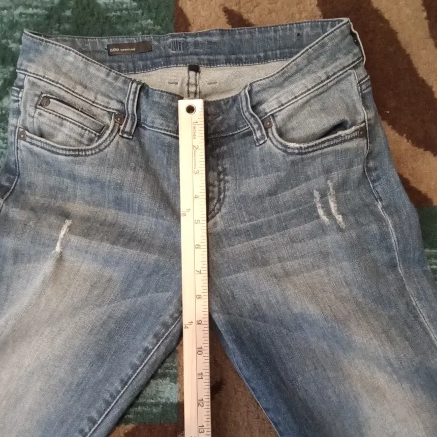 Kut From The Cloth Elena Super Flare Raw Hem Mid Rise  Long Womens 4 - Image 8