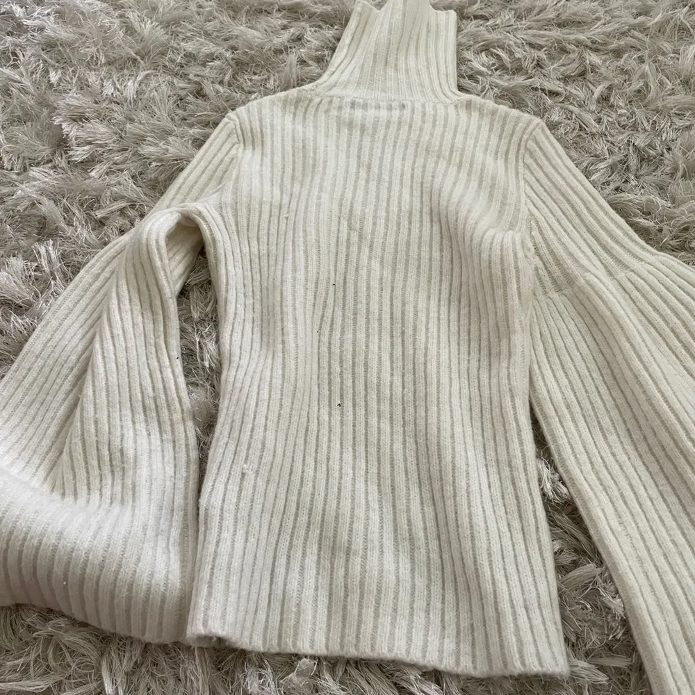 Guess Turtle Neck Sweater - Image 3