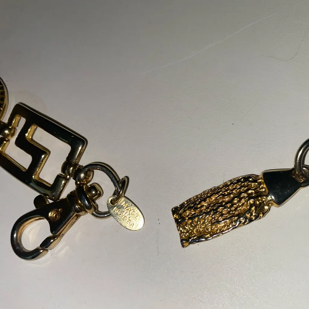 Vintage Gold Lion Medallion Chain Belt Made in Korea signed EXP Concho Luxury - Image 3